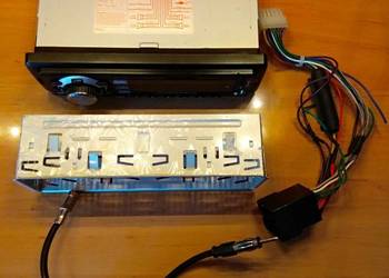 Radioodtwarzacz samochodowy z Usb,karty,mp3,tanie sprawne