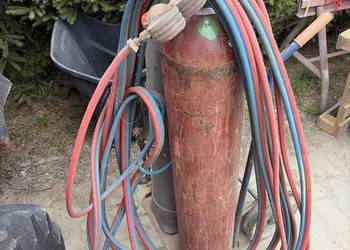 Palnik z wężami i reduktorami do grzania spawania