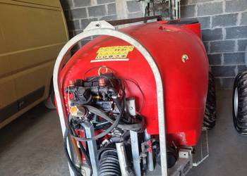 Sadowniczy opryskiwacz turbmatic 2000l