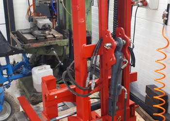 Podnośnik widłowy na TUZ ciągnika 700 kg 2 m