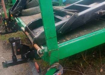 Przyczepa niskopodwoziowa