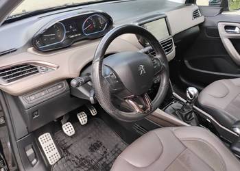 PEUGEOT 2008 1.6HDI- 115KM. Przebieg: 154000. Panorama. LED. Doinwestowany.