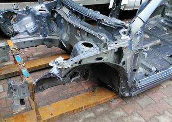 ĆWIARTKA PODŁUŻNICA LEWY PRZÓD 8V5 TOYOTA RAV 4 IV 2.0 D4D