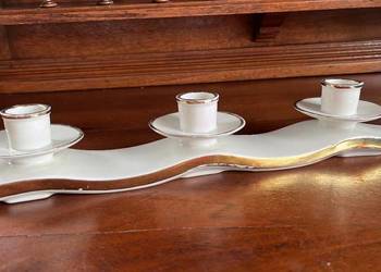 Świecznik na 3 świece. Syg. Gerold & Co. Tettau. Bavaria.  Ecru porcelana. Świecznik na 3 świece. Syg. Gerold & Co. Tettau. Bavaria.  Ecru porcelana.