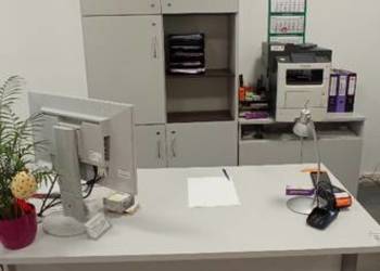 Zestaw mebli biurowych