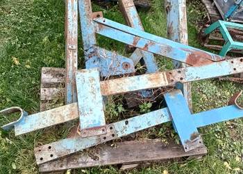 Tur, ładowacz czołowy Zetor.