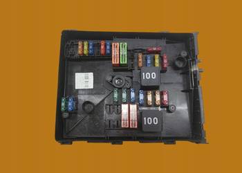 SKRZYNKA BEZPIECZNIKÓW 1K0937629A 1K0937118 Skoda Superb II (2008-2015)