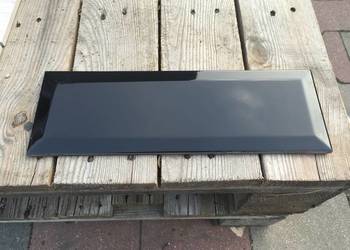 Glazura / płytka ścienna bisel negro brillo 10x30 firmy RIBESALBES