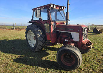 Ciągnik INTERNATIONAL 574 (67 KM)