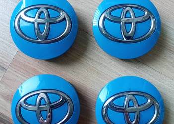 Oryginalne dekielki do felg aluminiowych Toyota Aygo niebieskie