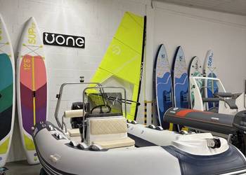 Łódź hybrydowa RIB Uone U480 z silnikiem Mercury 50 km