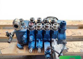 Rozdzielacz hydrauliczny 87358438 Claas Scorpion 6030 CP