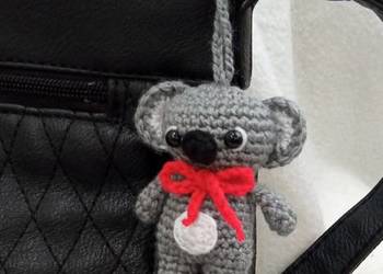 Miś koala wykonany na szydełku brelok zawieszka