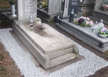 Kamyczki ozdobne, grys, obsypanie grobu kamykami, cmentarz Wrocław, Brochów