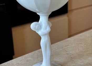 Cukiernica z figurą kobiety Ząbkowice