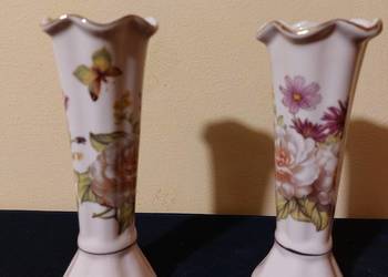 Wazoniki z rózowej porcelany