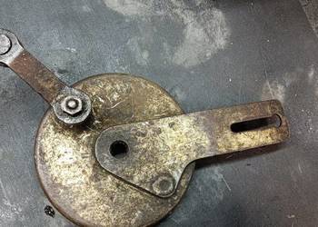 Szczękotrzymacz bęben hamulcowy Wfm