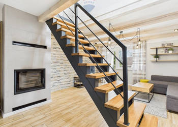 Dom nad jeziorem – gotowy do zamieszkania