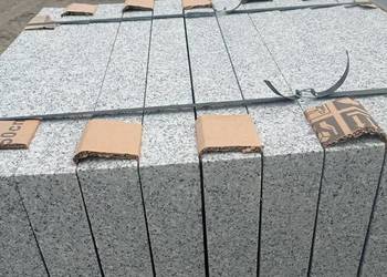 Opornik granitowy 8x30x75-125cm płomieniowany