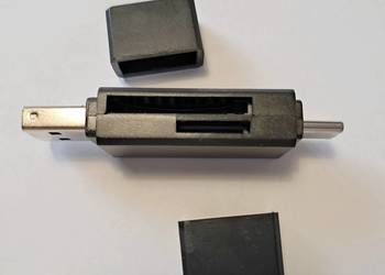 Wielofunkcyjny czytnik kart pamięci SD / mikro SD złącza USB plus USB-C