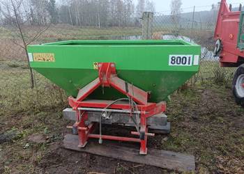 Rozsiewacz nawozów strumyk 800L w bardzo dobrym stanie