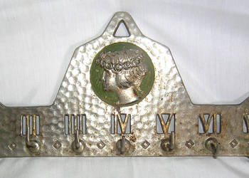 wieszak metalowy vintage rzymski_Dvin