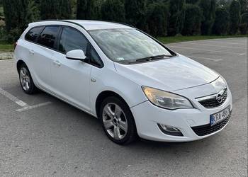 Opel Astra J 1.7 diesel 2011r