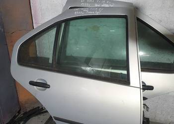 Drzwi Kompletne Prawy tył Vw Bora 1.6 99r. Stan bdb