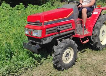 Traktor japonski yanmar 4x4 z osprzętem jak Kubota iseki