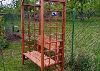Pergola z ławką.