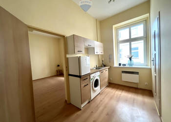 Kawalerka w centrum Gniezna, wysokie sufity