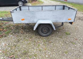 Przyczepka samochodowa