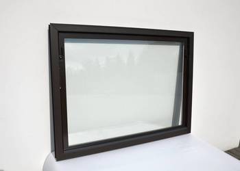 Okno gospodarcze PCV 60x60 inwentarskie do garażu, obory – producent