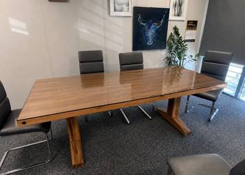 Meble Wild Oak – stół, komoda i ława z litego drewna