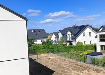 Duże mieszkanie tanio w Dobrzewinie