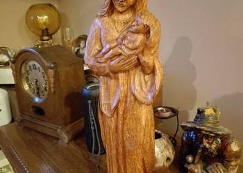 Rzeźba drewniana Matki Boskiej z dzieciątkiem