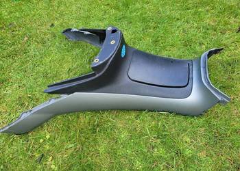 PIAGGIO X7 tunel wypelnienie oslona srodkowa klapka wlewu paliwa