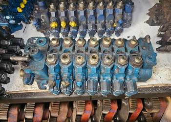 Rozdzielacz hydrauliczny tylni New Holland Case Fiat Kobelco LB110.B, B115… Rozdzielacz hydrauliczny tylni New Holland Case Fiat Kobelco LB110.B, B115…