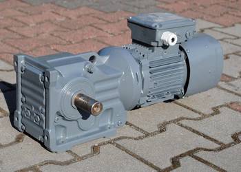 Motoreduktor kątowy 0.55kw. 11obr. z hamulcem. Firmy SEW