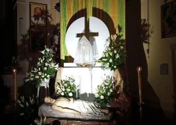 Krzyż w kole dekoracja Wielkanoc Grób Pański