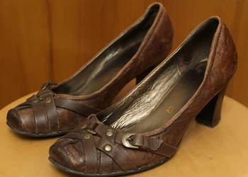 Damskie buty (czółenka) firmy TAMARIS rozm. 39