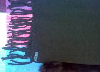 Szal na głowę. Szalik obszyty prawdziwym czarnym lisem. Szal na głowę. Szalik obszyty prawdziwym czarnym lisem.