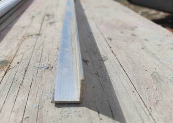 Kątownik aluminiowy 10x10x2000  szt. 33