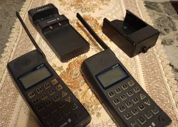 Zabytkowe Telefony ERICSSON GH198 i ładowarki Vintage