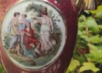 Lampa Empire Ware England z 2 uchwytami
scenką w stylu wiedeńskim i złotym
