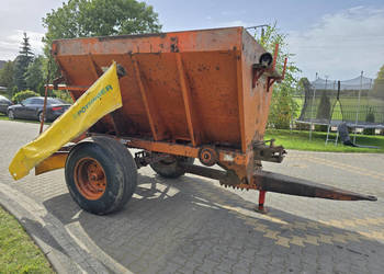 Rozsiewacz wapna AMOS AGMT 5 ton (6 m) Rozsiewacz wapna AMOS AGMT 5 ton (6 m)