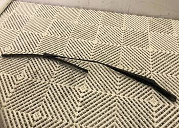 RAMIĘ WYCIERACZKI PRAWY PRZÓD AUDI Q5 8R 08-17 MOCOWANIE