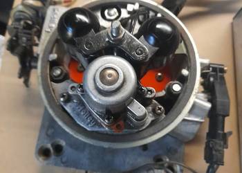 V8 gaznik Holley EFI 4Bbl