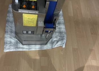 Elektryczna taśmowa krajalnica do warzyw