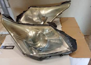 Toyota Avensis t27/2012r/ reflektory przednie lewy i prawy orginal europa